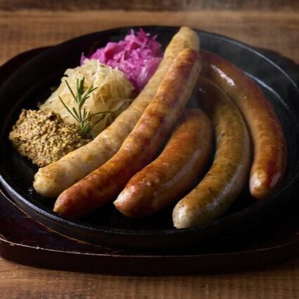 オリジナルソーセージ2種盛り/two sausage platter