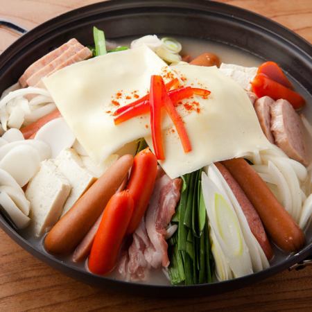 [Value for money budae jjigae course] Includes 2 hours of all-you-can-drink! budae jjigae that is very popular among young people! 6 dishes for 4,378 yen