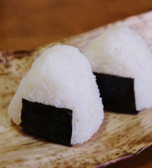 Hinohikari rice balls from Miyazaki [1 each] (Salt/Salmon/Mentaiko/Plum)