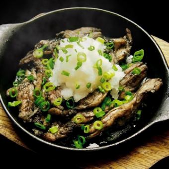 Charcoal-grilled neck with grated radish and ponzu sauce