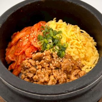 地頭鶏の石焼ビビンバ鶏飯