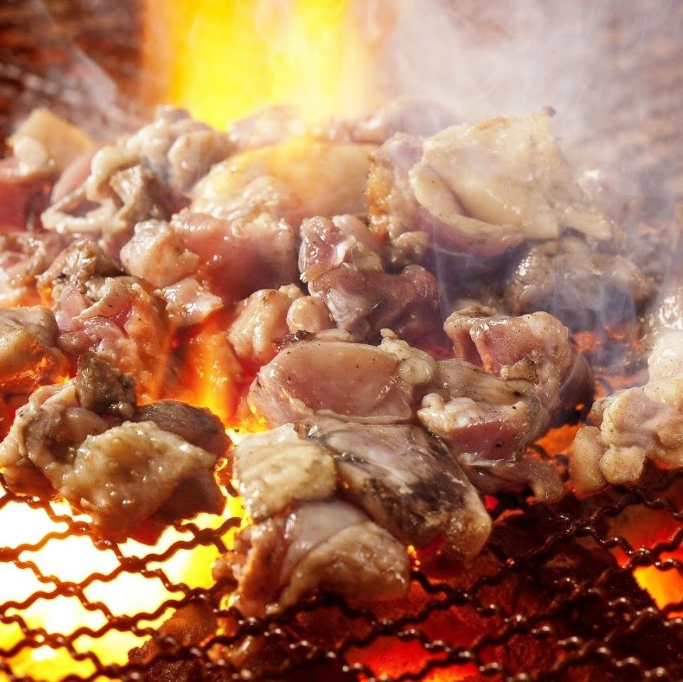 宮崎名物の地鶏の炭火焼！炭火の香ばしさと歯ごたえを堪能下さい