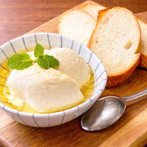 福永トーフの豆乳を使ってます♪自家製なめらかハニーチーズ豆腐