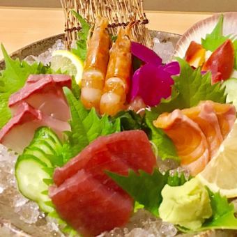 【含无限畅饮】11道菜，包括什锦刺身和两种烤串，5000日元（含税）