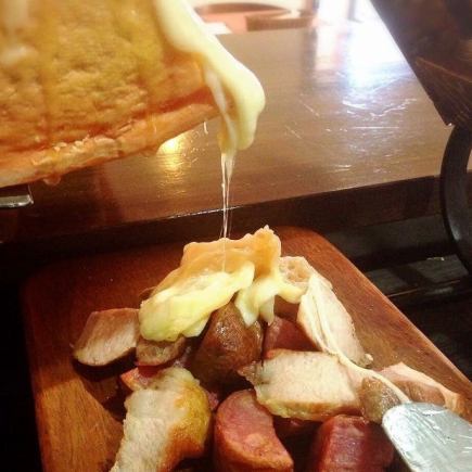 【ランチ】≪ラクレットチーズコース≫前菜・スープ・メインなど充実の全7品◆4300円(税込)!