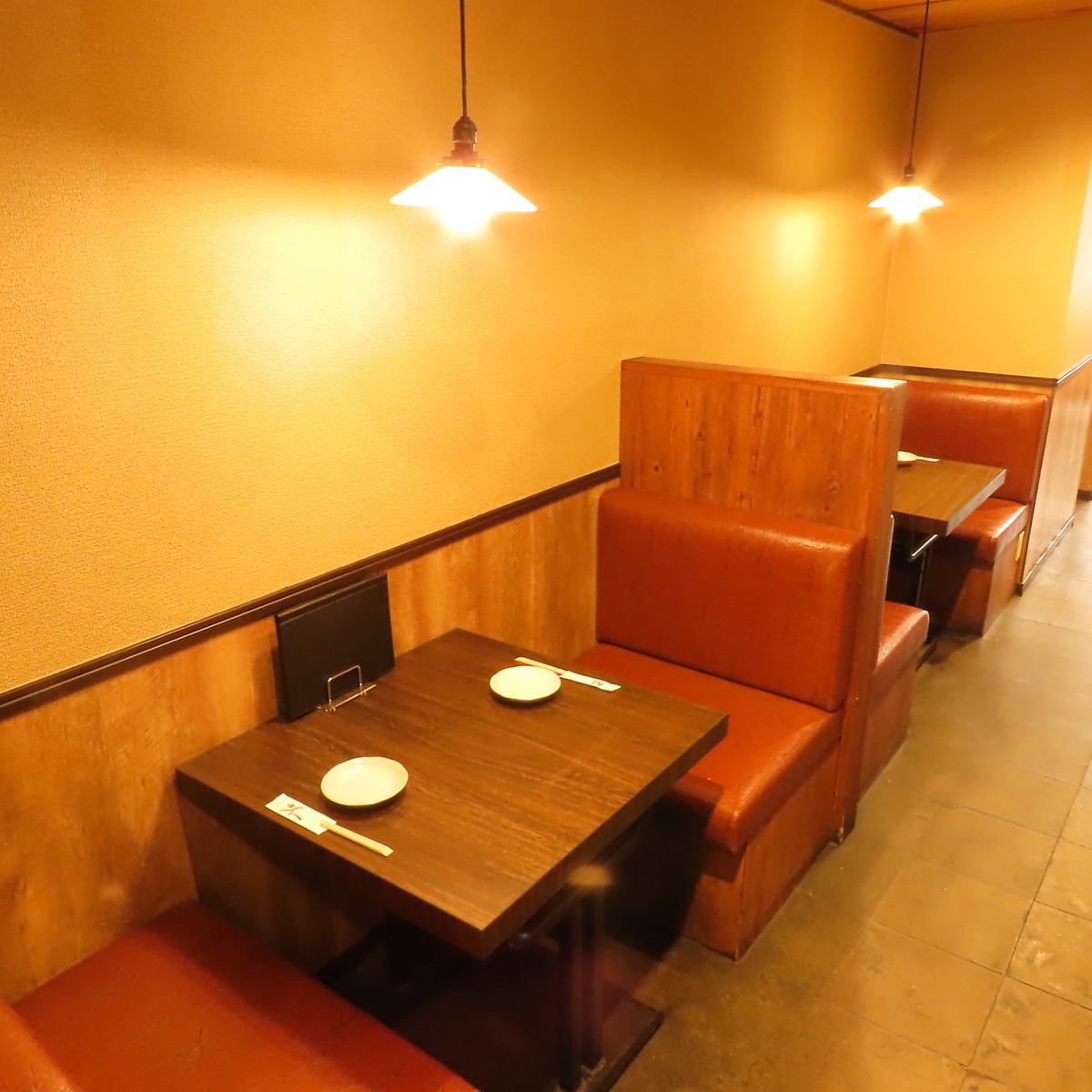 モダンな落ち着きのある空間はデートやご友人とのお食事にも◎