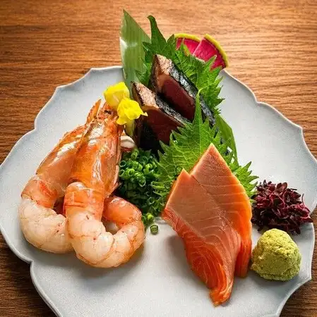 什錦生魚片