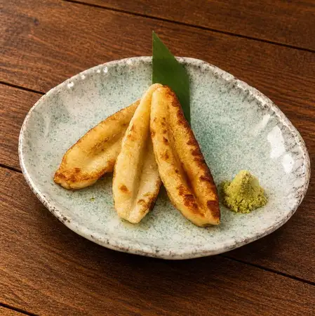 烤笹坂魚餅配吟釀醬油