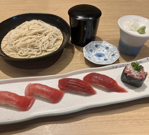 まぐろ5貫と蕎麦セット