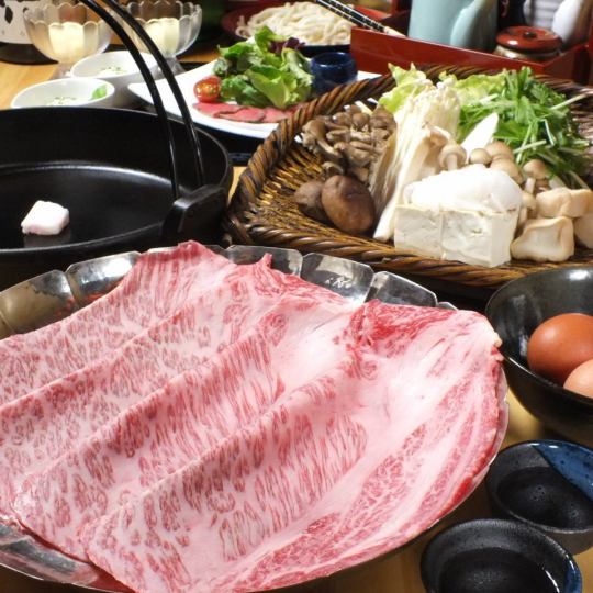 “黑壽喜燒”是廣裕的經典作品。最好的日本黑牛肉，配以手工製作的醬油，紅酒和湯料