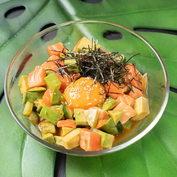 【南国気分あふれる人気メニュー】単品はお酒と一緒に＆ポケ丼はランチに最適◆ポケ1,000円(税込)