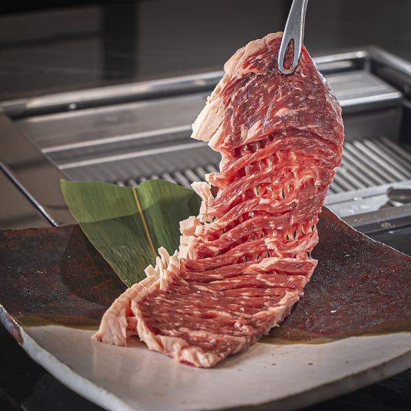 看板メニュー！独自の包丁さばきで旨味が溢れ出す【伸びるサーロイン】（2,200円）