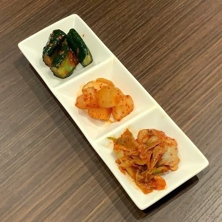 キムチ盛り合わせ