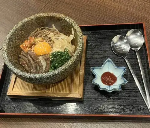 石焼きビビンバ