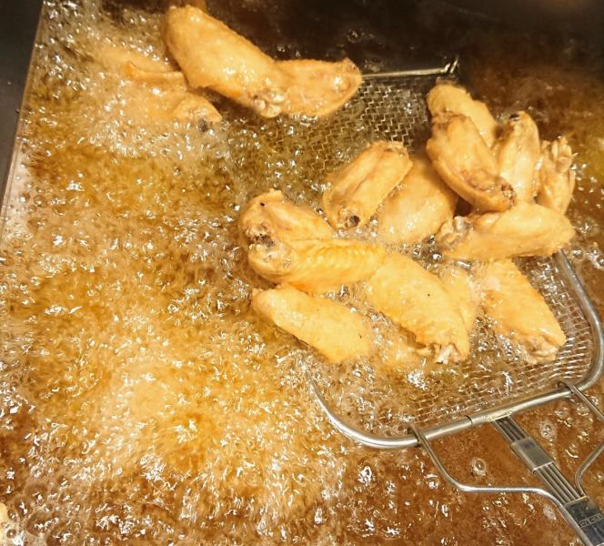 「正經三炸」的原味炸雞翅