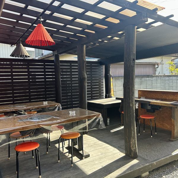 [Terrace seats where you can enjoy your meal while enjoying the pleasant breeze and sunlight] Please be sure to take advantage of the terrace seats on sunny days! Drinking alcohol outside is even more special! Smoking is also allowed on the terrace seats. I'm here.