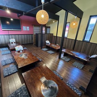 The tatami room can accommodate banquets for up to 20 people!