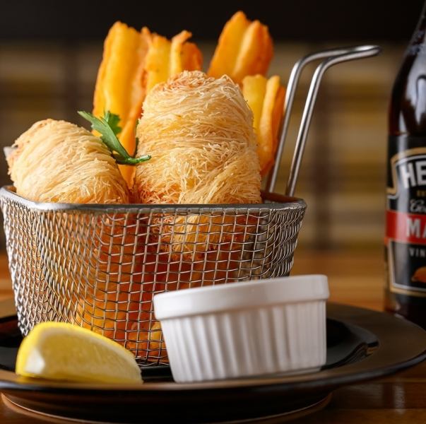 ◆【フィッシュ&チップス】イギリスお馴染みの料理をスペイン風にオリジナルアレンジ!当店看板メニュー!