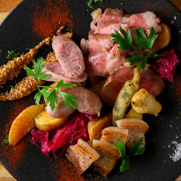 ◆【イベリコ豚の3種盛り合わせ】イベリコ豚の脂はさっぱりしていて甘味をたっぷり感じることができます