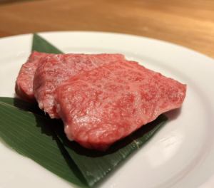 A5黒毛和みかわ牛　トモサンカク