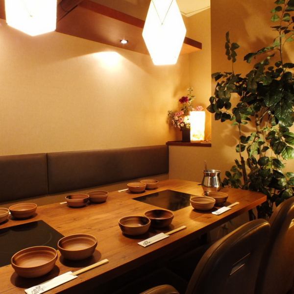 It is very popular at banquets ♪ We have prepared a tatami room that can be rented out as a group! * The picture is an affiliated store.Please contact the store for the availability of private rooms, etc.