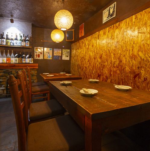 ≪Suitable for 2 to 23 people≫A warm wooden interior