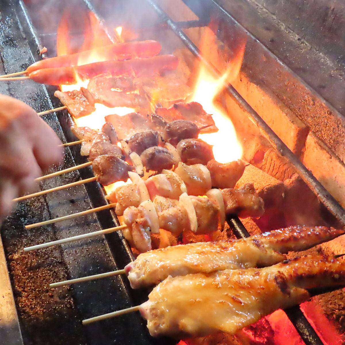 【절품】본격 숯불로 굽는 야키토리가 말이다! 10종류 이상의 허브 사용◎