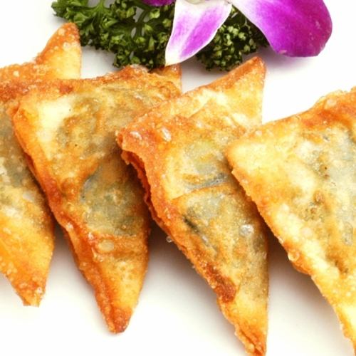 【特製点心】自家製パリパリ揚げニラ餃子 