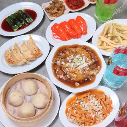 【2小时畅饮（含生啤）】8道菜式，包括煎饺、小笼包、虾仁蛋黄酱、棒棒鸡，全部由点心师傅制作☆ 4000日元（含税）