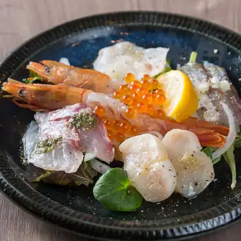本日の厳選鮮魚カルパッチョ５種盛合せ