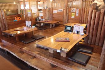 4 tatami rooms x 4 tables - safe for small children.