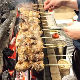 B：鸟七庭名产&烤鸡肉串5道菜套餐（共9道菜）4,500日元（含税）+120分钟高级无限畅饮