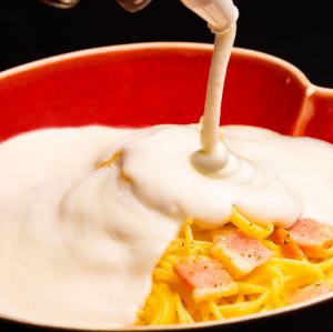 クリームペコリーノチーズ泡のカルボナーラ スパゲッティーニ