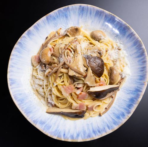 蘑菇牛肝菌奶油醬細麵