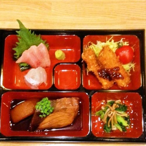 We have a set lunch on Saturday.(1200 yen including tax)