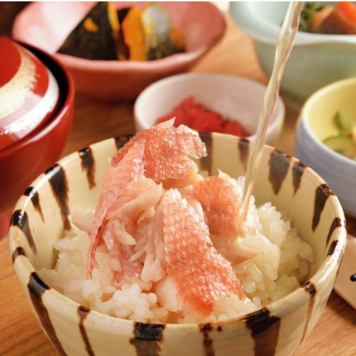 After your own set meal, you can enjoy it with ochazuke at the end!