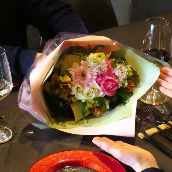 【記憶に残る1日を】記念日やお誕生日、日ごろの感謝を伝える機会にも是非PIGNAをご利用ください。メッセージプレートはもちろん、花束のご用意代行も承ります♪お気軽にお問い合わせください◎