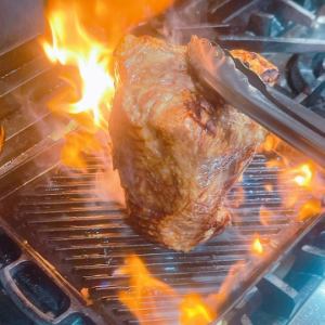 鴨肉の藁焼きロースト（バルサミコ）