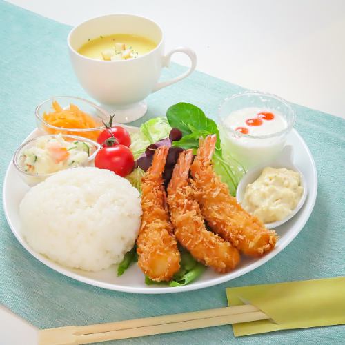 素材にこだわった手作りランチで、心も身体も幸せに♪