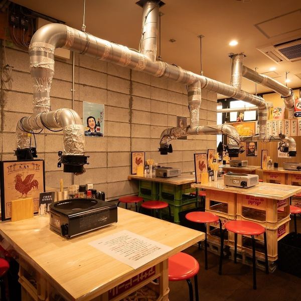 全席喫煙可能！レイアウト自由自在！当店は20名～最大40名様まで貸切可能！周りを気にせず、大人数での宴会を気兼ねなくお楽しみいただけます！お席の配置は自由自在にアレンジ可能ですので、会社宴会や二次会、同窓会など、様々なイベントにご利用ください。お客様のご予算やご要望に合わせて柔軟に対応いたします。