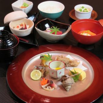 Lunch set 3300 yen (tax included)