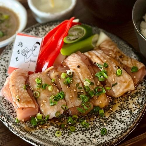 卓上で焼きあげる大阪鶏焼肉 かしわもも焼き定食