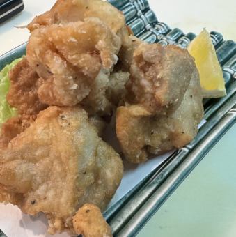 酥脆炸长州鸡腿或天妇罗