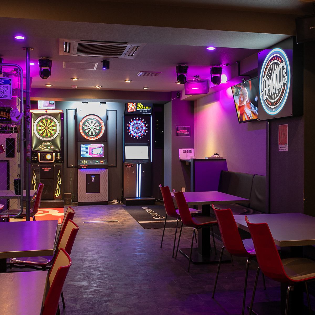 Wai Wai Darts Karaoke while drinking alcohol! It is a cozy dining bar ♪