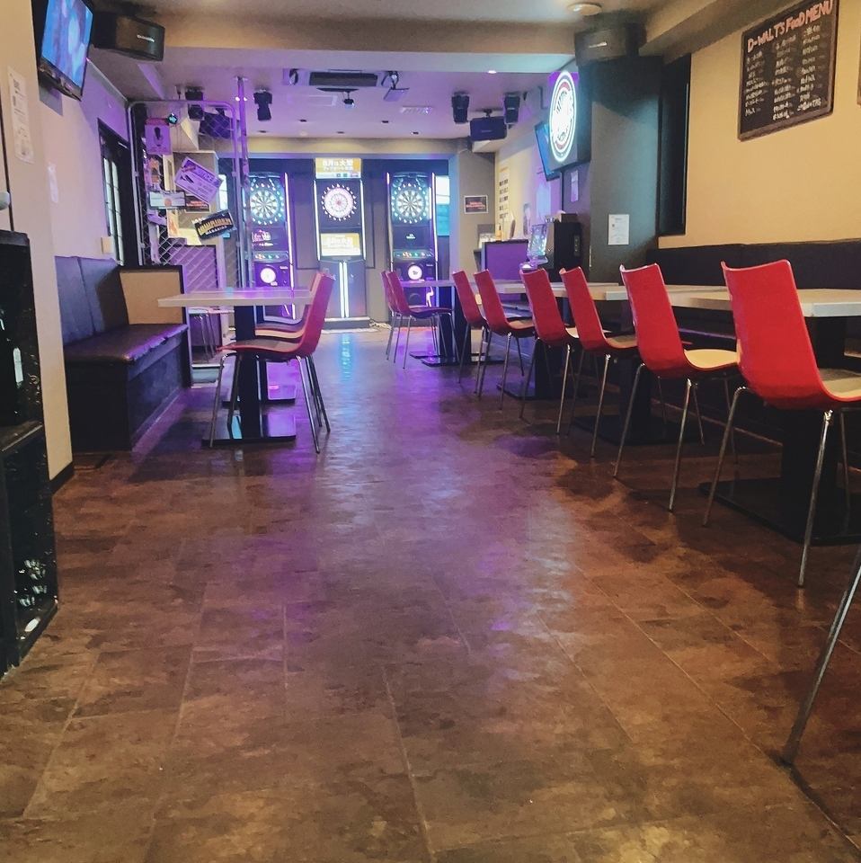 お酒を飲みながらワイワイダーツ・カラオケ！アットホームなダイニングバーです♪