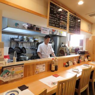 カウンター席もご用意しております。