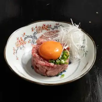 牛炙り塩ユッケ