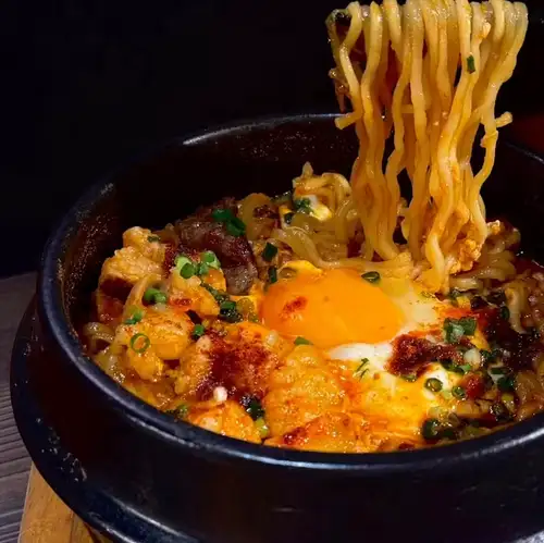 ピリ辛プデチゲラーメン