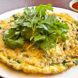 Kaijao Pakchi: Omelet with lots of coriander