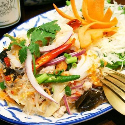 Spicy Vermicelli Salad "Yam Unsen"